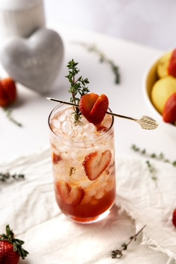 vodka strawberry spritz